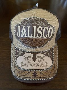 Cowboy Style -5 panel snapback -Color: Brown -Size: Snapback Made in Mexico Bf Love, Cowboy Style, Cowboy Hats, Trucker Hat, Baseball Hats, Cowboy, Etsy Gift Card, Hats