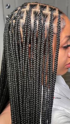 Box Braids Mixed Colors, Colors Box Braids, Low Bun Hair, Box Braids Knotless, Braids Hairstyles For Black Women, Small Box Braids, Pretty Braids, Black Ponytail Hairstyles