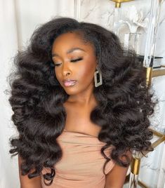 Wand Curl Natural Hair Black, Natural Hair Glam, Black Women Big Hair, Big Wand Curls Black Women, Curly Hair Wigs Black Women, Wand Curls Natural Hair, Curly Voluminous Hair, Elegant Braid Hairstyles, Wand Curls Black Women