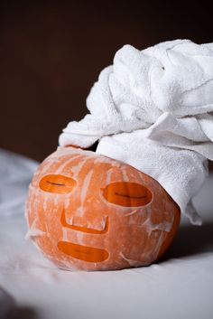 Skin Care Pictures, Esthetics Room, Skin Therapist, Autumn Skincare, Cosmetic Creative, Business Branding Inspiration, Halloween Beauty