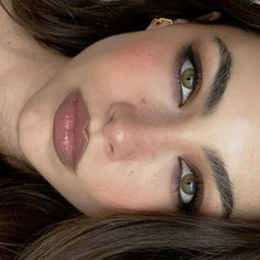 Brown Hair Eye Makeup, Natural Make Up For Brown Eyes, Makeup For Olive Skin Tone, Brown Eye Makeup Natural, Maneater Makeup, Earthy Makeup, Italian Makeup, Brown Smokey Eye Makeup, Brown Smokey Eye