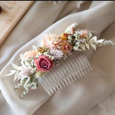 The Perfect Comb For A Boho Wedding! Custom Made Bridal Dried Flower Hair Comb With Real Flowers Including Dried Spray Roses, Strawflowers, German Statice, Bunny Tails. Approx 5.5”L Never Worn. I Bought This Piece For My Wedding Day But Ended Up Not Using It Because I Went With A Different Hairstyle. It Is Absolutely Beautiful! Feel Free To Make An Offer Boho Wedding Hair Flowers, Wedding Hair Flower Crown, Bridal Flower Comb, Bridal Flower Hair Comb, Pink Boutonniere, Pink Flower Hair, Bridal Bouquet Pink, Floral Hair Combs, Bunny Tails