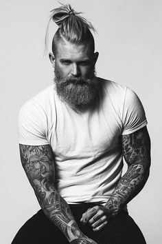 Shaved Long Hair, Balding Mens Hairstyles, Man Bun Hairstyles, Trendy Mens Haircuts, Long Beard, Shaved Side Hairstyles, Best Beard Styles, Viking Hair, Hipster Man