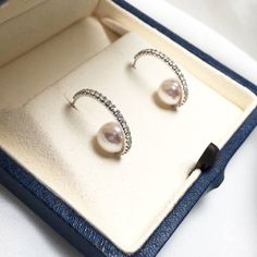 Highline: Famous Style Product Information Origin Japan MaterialAkoya Pearl, 18k White Gold, Natural Diamond DimensionsEarring Length Approx. 2.0 cm Pearl Shaped: Round Size: 7.5-8 mm Quality: AAA Nacre: Very Thick Color: White Luster: Very High Accessories Metal: 2.0g of 18k White Gold Other: 0.46ct of SI Quality Natural Diamond Including With Your Purchase: 30-Day Money-Back Guarantee Company Certificate Exquisite Gift Box Luxury Pearl Earrings With Diamond Accents, Round Cut, Luxury Round Cut Pearl Earrings With Diamond Accents, Diamond Pearl Earrings For Evening, Round Diamond Pearl Earrings For Evening, Evening Diamond Pearl Earrings, Luxury Pearl Earrings With Diamond Accents For Anniversary, Evening Pearl Earrings With Diamond Prong Setting, Diamond White Round Cut Diamond Pearl Earrings, Brilliant Cut Diamond Pearl Earrings