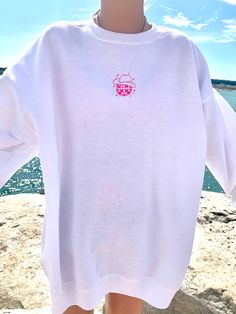 Super cute Disco crew neck!! 👕 Hoodies or Sweatshirts are: -Classic fit (UNISEX) Slightly larger than women's sizing. -Eco smart 🌟 CARE INSTRUCTIONS 🌟 -Wash item inside out with cold/cold settings -Do not bleach - Do not dry clean 🚛 SHIPPING INFO - Processing time: 2-7 business days Made-To-Order. - US delivery time: 2-7 business days. Trendy White Pre-shrunk Sweatshirt, Unisex Crew Neck Casual Sweatshirt, Unisex Casual Crew Neck Sweatshirt, Cute White Crew Neck Sweatshirt, Cute White Sweatshirt With Screen Print, Cute Crew Neck Sweatshirt With Screen Print, Cute White Relaxed Fit Sweater, Preppy Sweatshirts, Round Rock