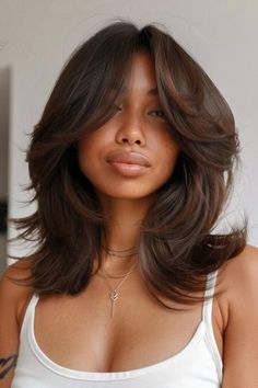 2024 Fall Hair Trends: The must-try looks for an Effortlessly chic season, fall hair trends, old money hairstyles, fall hair ideas, bob hair, textured bob, asymmetrical bob, copper hair, chocolate brown hair, honey blonde hair Medium Layered Bob With Curtain Bangs, Medium Hair Cuts With Curtain Bangs, 90s Shoulder Length Hair, Curtain Bangs Shoulder Length Hair, Pretty Haircuts, Money Hair, Shoulder Haircut, 2024 Hairstyles, Rambut Brunette