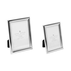 Dimensions: Photo format: 6 x 9 cm, Photo format: 9 x 13 cm, Photo format: 10 x 15 cm, Photo format: 13 x 18 cm, Photo format: 15 x 20 cm Picture frame - made of metal - silver-plated - elegant design - curved edge with pearl look Picture frame metal silver plated pearl edge - Enchanting beauty Photos and pictures in a beautiful frame are a must for every home. This metal photo frame will showcase your picture in such a way that it catches the eye. The high-quality silver plating lets the pictur Pearl Frame, Pearl Look, Metal Photo Frames, Beads Pattern, Bead Frame, Picture Gifts, Frame Photo, Wedding News, Picture Frame Display