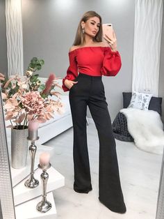 Flared pants with high waist underline the waist line and make your silhouette so feminine and attractive. They fit perfectly, can be combined with crop tops, t-shirts and classic shirts. You can add a belt to finish the look. Our high rise flared pants can be worn on various occasions, including office work, business meetings, cocktail parties and late dinners. A worthy day-to-night pick. DETAILS - high waist pants - flared - zipper and - functional pockets - inner seam length 37.4 inches or 95 Black Flare Pants Outfit, Bell Bottoms Black, Bell Bottoms Pants, Red Wide Leg Pants, Black Pants Outfit, Black Flare Pants, Elegant Pant, High Waist Trousers, Looks Party