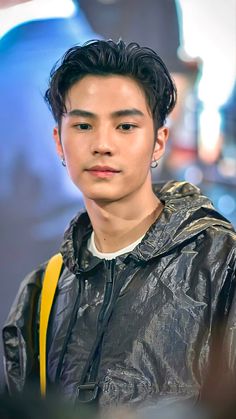 Asian Men Perm Undercut, Asian Diamond Face Hairstyles, Asian Men Hairstyle Oval Face, Asian Men Sunglasses, Vietnamese Hairstyles Men, Asian Haircut For Men, Asian Slick Back Hair Men, Undercut Middle Part Men, Haircuts For Square Faces Men