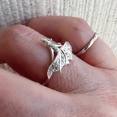 Fragrant Jewels 925 Swarovski Silver Snow Dragon Ring Size 5. Nwt Snow Dragon, Fragrant Jewels, Dragon Ring, Cat Ring, Gold Plated Rings, Womens Jewelry Rings, 18k Rose Gold, Rose Gold Ring, Ring Sets