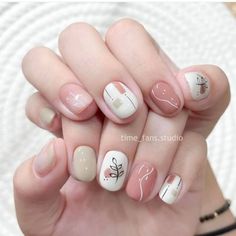 Learn how in our fun tutorial. 💅✨ #NailArt #AutumnNails #AutumnNailArt #FrogNailDesign #CuteManicure #NailArtTutorial #DIYNailArt #SeasonalNailInspo #NailArtHowTo #FunNailDesigns #FallBeauty #NailInspiration #FroggieNails #NailArtPro #StylishMani #NailDesignIdeas #NailArtTrends#affiliatelink Tulip Nails, Kutek Disney, Pink Gel Nails, Pink Gel