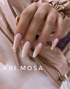 Pink Footwear, Unique Nail Art Designs, Aesthetic Heels, Unique Nail Art, Trending Aesthetic, Quotes Wedding, Luxury Lipstick, Perfect Manicure, Casual Nails