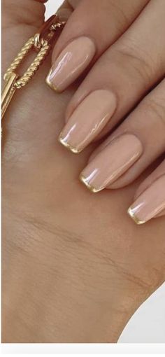 Beige Nails With Gold Tips, Elegant White And Gold Nails, Nails Beige And Gold, Gold Finger Nails, Tan Beige Nails, Nail Color With Champagne Dress, Nails That Go With A Gold Dress, Champagne Dress Nails, Nail Polish For Champagne Dress