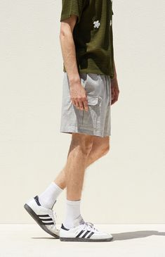 Elevate your summer style with PacSun's Linen Cargo Shorts, designed for both comfort and functionality. Crafted from a lightweight linen blend fabrication, these shorts feature a drawstring waistline and side pockets for convenience. With cargo pockets adding a touch of utility, and a standard fit ensuring a comfortable wear, they're the perfect choice for all your warm-weather adventures.


	 Elastic stretch waistline
	Side pockets
	Cargo pockets
	Standard fit
	6.5/8" Inseam
	17" Outseam
	11.5" Front rise
	73% Cotton, 25% linen, 2% spandex
	Machine washable
	Model is wearing size medium
	Model Measurements: 6'1.5” Height, 28” Waist, 32” Inseam