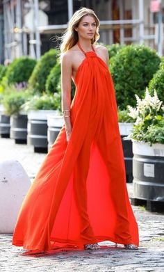 If you're feeling bold, or a little fancy, pick a flowy maxi dress. Lots of movement makes for great photos. A punch of color can make a great statement too! Jessica Hart, Red Maxi, Tent Dress, Red Dress Maxi, Outfit Trends, Marchesa, Elie Saab, Sheer Dress