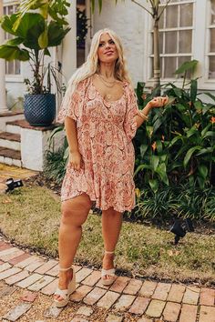 Short Sleeve Paisley Print Vacation Dresses, Short Sleeve Paisley Print Dresses For Vacation, Short Sleeve Dresses With Paisley Print For Vacation, Paisley Print Short Sleeve Beach Dress, Beach Dresses With Paisley Print And Short Sleeves, Short Sleeve Summer Dress With Paisley Print, Plus Size Shift Dress, Resort Look, Lace Up Wedges