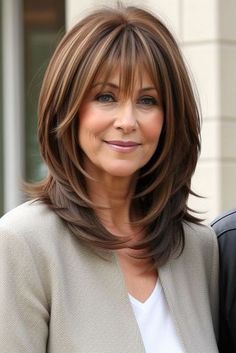 29+ Chin Length Hairstyles for Women Over 50 20 Haircut Women, Easy Hair Cuts, Layered Haircuts For Medium Hair, Hair Color Caramel, Bangs With Medium Hair, Chin Length Hair, Hoco Hairstyles, Shoulder Length Hair Cuts