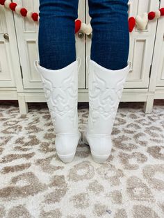 The chicest plush all over white boots this side of the Mississippi! Stick to your true to size or size up a half to wear with socks. White Boots, Mississippi, Cowboy Boots, Cowboy, Socks, Boots, How To Wear