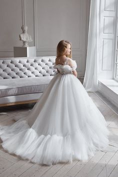 AB052 Puffy Tulle Ball Gown by MB Boutique Canada. This gorgeous, flowing dress is a stunning ball gown for weddings. Girls Party Dress Kids, Baby Sulli, Mischka Aoki, Confirmation Dresses, Royalty Dress, Tulle Balls, Ruffle Beading, Girls Couture