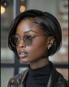 Natural Hair Bob Cut, Bob Hairstyles For Black Women, Sleek Straight Hair, Natural Hair Bob, Relaxed Hairstyles, Messy Bob Hairstyles, Corte Bob, Short Sassy Hair, Pelo Afro