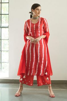 Kurta Sets for Women to Shop Online- Explore Latest Designs Lehriya Suit Designs, Office Wear Women Work Outfits, Mirror Work Kurta, Printed Kurti Designs, Simple Kurta, The Secret Label, Kurta With Palazzo, Red Kurta