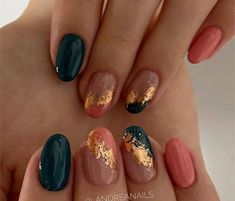 Different Color Nail Designs, Nail Foils Designs, Nail Art How To, Nail Art Trends, Shellac Nails, Foil Nails, Spring Nail