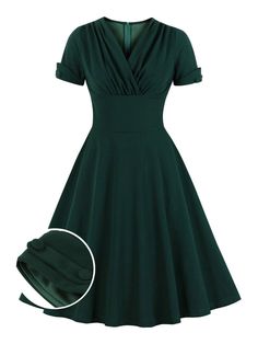 [Plus Size] Dark Green 1950s V-Neck Solid Swing Dress – Retro Stage - Chic Vintage Dresses and Accessories Best Dress For Girl, Plus Size Vintage Clothing, Vintage Christmas Dress, Vintage Green Dress, Retro Stage, Young Buck, Concert Dresses, Vestidos Retro, 40s Dress