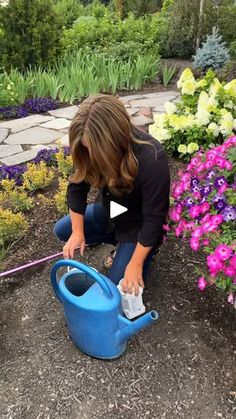 804K views · 10K reactions | Tips on Feeding Your Annual Plants This Summer | Keep your plants blooming all summer long with a weekly application of water-soluble plant food. This is Laura's favorite fertilizer, and in this video,... | By Proven Winners | Want to show you what we use to
fertilize our annuals with so that we end up with big
productive plants that are full of color for the whole season.
Annuals in general are heavy feeders. Uh so just like a
professional athlete, they need to be properly fueled in order
to perform to their full potential. So, we usually start
off the season with a slow release. This is a continuous
release plant food. It's heat activated. We add this into the
top couple inches of soil right at planting and it last for
several weeks like six to eight weeks. G Fertilizing Plants, Reddish Purple, Plant Pests, Planting Tips, Fertilizer For Plants, Gallon Of Water, Garden Recipes, Professional Athlete