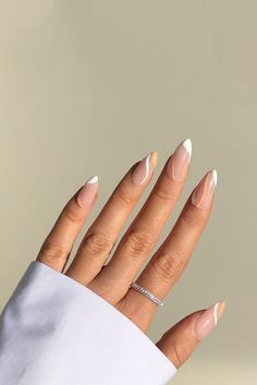 Acrylic Tips Designs, Nails For Holiday Summer, White Geometric Nails, Small Acrylic Nails, Dome Rings, Ribbed Ring, Nagellack Trends, Triple Ring, Smink Inspiration