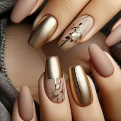 Matt Gold Nails, Nail Prints Designs, Nail Art On Chrome Nails, Latin Inspired Nails, Mob Wife Nails 2024, New Nails Design 2024, Matte Gold Nails, Nail Art 2024, Gold Matte Nails