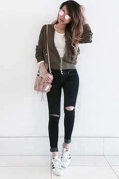 School summer outfits on Stylevore Teen Fall Outfits, Winter Outfits For School, Fashion Pic, Summer Outfits For Teens, Casual Outfits For Teens, Cute Outfits For School, Outfit Jeans, Christmas Outfits