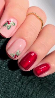 New Years Eve Nail, Christmas Nail Colors, Elegant Touch Nails, Girls Nail Designs, Bright Nail Designs, Santa Nails, New Years Eve Nails, Golden Nails, Holiday Nail Designs