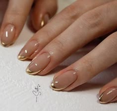 Gel Nails Ideas For Wedding, Minimalist Nails Ideas, Karwachauth Nails Design, Gel Polish Designs Ideas, Nail With Gold Accent, Acrylic Nails For Wedding, Gold Accent Nail Design, French Tip With Gold Design, Nail Trends 2024 Winter