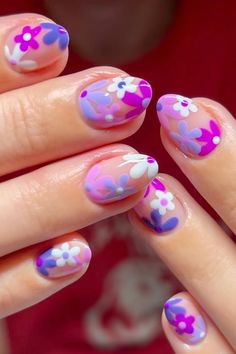 59 Flower Nail Designs You'll Absolutely Love! Cute Nail Polish Ideas For Short Nails, Ditto Nails, Natural Nail Designs Short, Funky Nails Short, Gel Nail Designs Short, Fall Flower Nails, Nails Palette, Easy Gel Nail Designs, Dip Nail Ideas