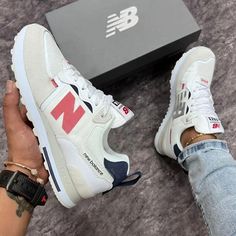 Pretty Shoes Sneakers, Shoes Outfit Fashion, Cute Sneakers, Everyday Shoes, Hot Sneakers, Balance Shoes, Gym Shoes, Sneakers Men Fashion, New Balance Shoes