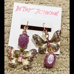 Nwt Betsey Johnson Butterfly Dangle Earrings Prettiest Lavender Large Stone With Lots Of Tiny Swarovski Crystal Detail These Are So Pretty In Person Unfortunately My Camera Can’t Quite Capture How Stunning They Are In Real Life;) Lavender Drop Earrings For Party, Trendy Purple Metal Earrings, Trendy Lavender Jewelry For Party, Mango Flower, Candy Corn Earrings, Butterfly Dangle Earrings, Cocktail Earrings, Spider Earrings, Betsey Johnson Earrings