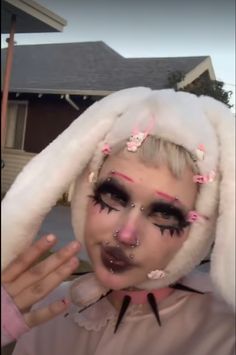 Nekobite Makeup, 2020 Alt Makeup Cringe Arson, 2020 Makeup Alt Cringe, Goth Pink Makeup, 2020 Alt Makeup, Perky Goth, Alt Aesthetic, Kawaii Pastel Goth