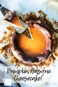 a pumpkin cheesecake with a knife stuck in it's center and the words pumpkin bagane cheesecake on top