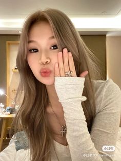 Asian Hair Dye, Blonde Hair Korean, Kpop Hair Color, Korean Hairstyles, How To Have Style, Hair Color Asian, Winter Hair Color Ideas, Blonde Asian, Beige Hair