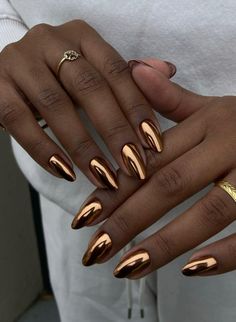 Browse gorgeous fall nails, fall nail design and fall nail art for the best autumn nails this season! Orange, browns, purple, reds, gold nails and more! Black Chrome Nails Designs, Gold Chrome Nails, Pink Chrome Nails, Chrome Nail Art, Chrome Nails Designs, September Nails, Fall Manicure, Fall Nail Trends, Metallic Nails