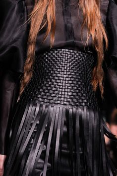 Giles Deacon Fall 2013 Ready-to-Wear Collection Photos - Vogue Ren Fest, Waist Corset, Amazing Fashion, Futuristic Fashion, Fashion Diy, Leather Dresses, Mode Inspiration, Fashion Details, Waist Belt