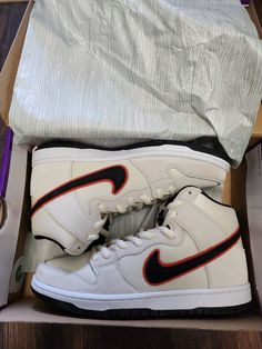 Nike Dunk High SB San Francisco Giants Size 9.5 Brand New! MLB Collab. Brand new! 100% DS! Very nice quality and pink BubbleGum on bottom of sole! Super clean Dunks for San Francisco Fans!! Purchased on premier. Arrives tomorrow! Will ship out asap!!! Message me with any questions