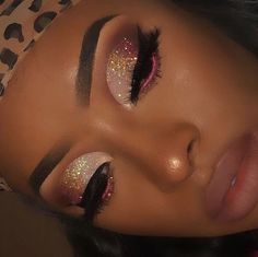 Maquillage Yeux Cut Crease, Brown Skin Makeup, Eye Makeup Designs, Dope Makeup, Glamour Makeup, Dark Skin Makeup