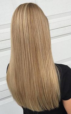 Top 40 Blonde Hair Color Ideas for Every Skin Tone Medium Blonde Hair Color, Warm Blonde Hair, Blonde Lowlights, Medium Blonde Hair, Medium Hair Color, Brown Ombre Hair, Blonde Hair Color Ideas, Light Blonde Hair