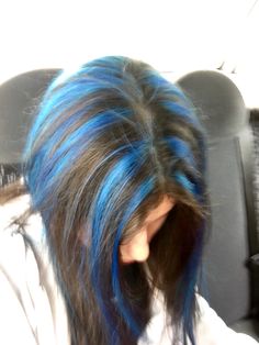 Blue highlights on brown hair Hair Styles For Girls, Trendy Braids, Fashionable Hairstyles, Dyed Hair Blue, Hair Color Underneath, Red Hair Inspo