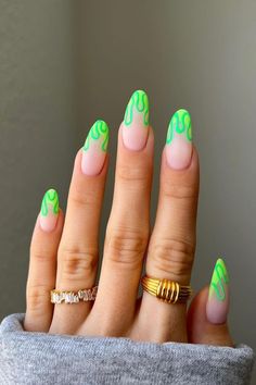 Check out these beautiful and chic french tip nails to inspire you for your next manicure. Neon French Tip Nails, Lime Nails, Neon Nail Designs, Neon Green Nails, Summer Nail Designs, Green Nail Designs, Bright Nails, Neon Nails