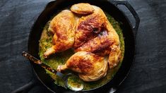 Cast Iron Chicken Recipes, Brick Chicken, Chicken Under A Brick, Chicken With Lemon, Iron Skillet Recipes, Pan Sauce, Fall Dinner Party, Skillet Cooking, Cast Iron Skillet Recipes