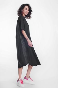 Introducing the must-have piece for your casual wardrobe: the Round Neck Poplin T-Shirt Dress in Black. Crafted from soft and stretchy fabrics, this smock dress offers both comfort and style for everyday wear.  Featuring a crew neckline and short sleeves, this dress exudes effortless simplicity with a touch of understated elegance. The midi length and oversized fit make it perfect for all-day comfort, while the addition of pockets adds both functionality and flair.  Whether you're running errands or meeting friends for brunch, this dress is sure to become your new go-to. Pair it with sneakers for a laid-back look or dress it up with sandals for a more polished ensemble.  Part of our new collection, this dress is made from high-quality poplin fabric consisting of 95% cotton and 5% elastane, Black Smock Dress, Tan Scarf, Skirt Jumpsuit, Scarf Headband, Romper Pants, Smock Dress, Poplin Fabric, Sweater Coats, Black Media