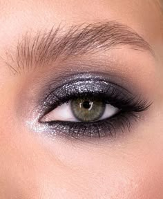 Mauve Makeup, Grey Eye Makeup, Evening Eye Makeup, Eyebrows Makeup, Grey Eyes, Easy Tricks