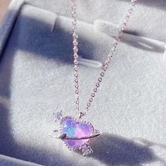 Luxury Iridescent Necklace For Gift, Magic Outfit Aesthetic, Cute Heart Necklace, Purple Jewelry Aesthetic, Heart Necklace Aesthetic, Dreamy Jewelry, Necklaces Aesthetic, Magical Necklace, Magic Necklace